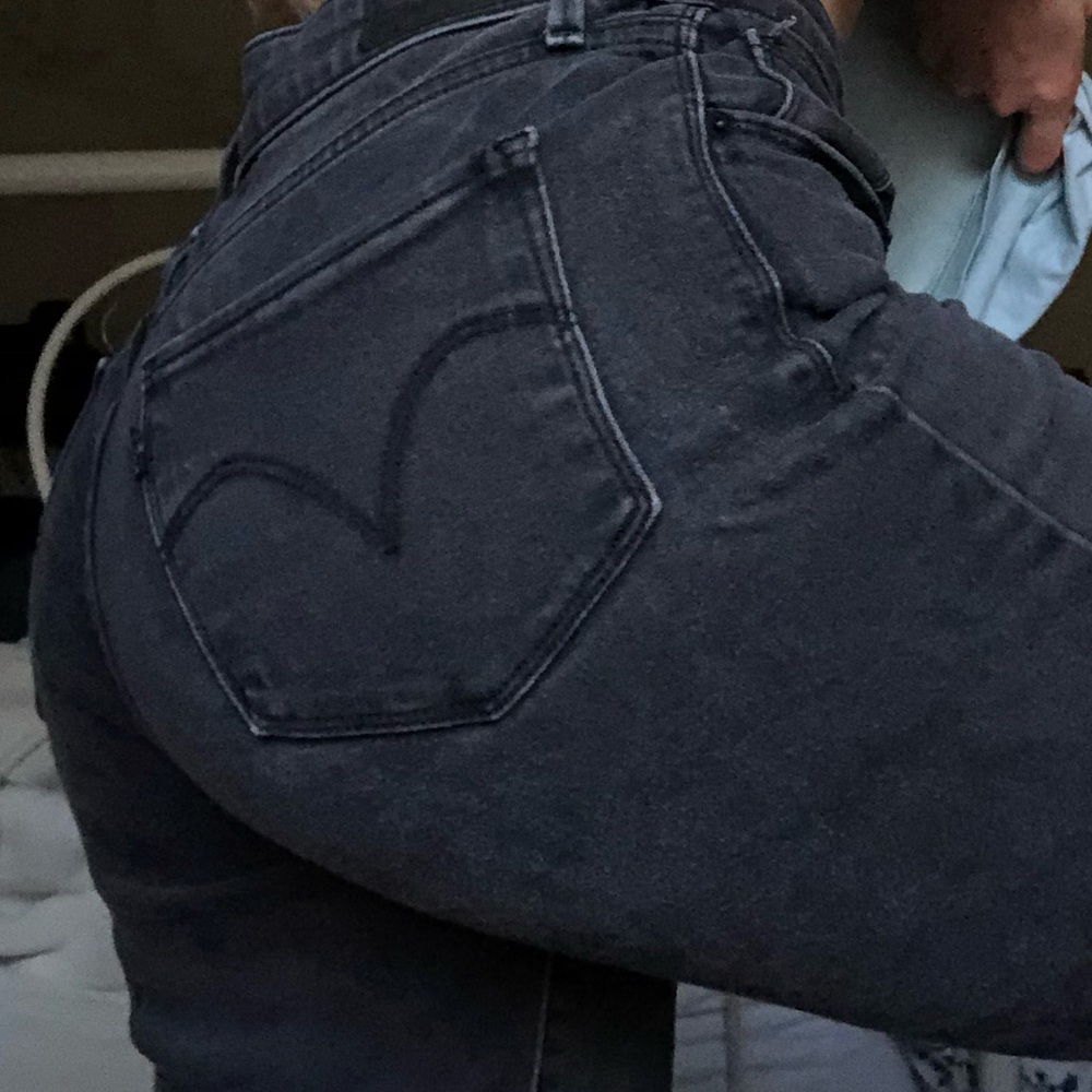 LEVI JEANS